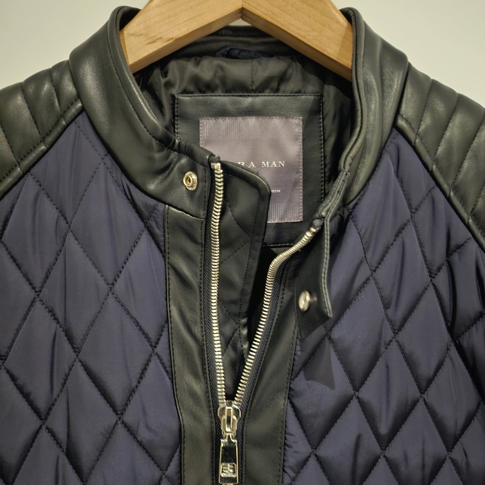Zara Men's Quilted Black and Navy Jacket - Picture 3 of 10